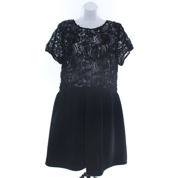 Forever 21 Dresses & Skirts - Forever 21 Black Raised Roses Dress